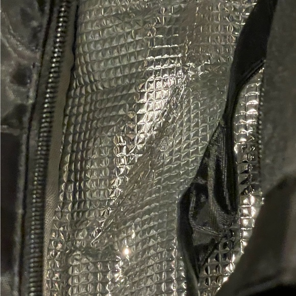 🆕 Pokémon Pikachu Insulated Lunch Bag & Snack Pack Bundle - Black - Picture 10 of 12